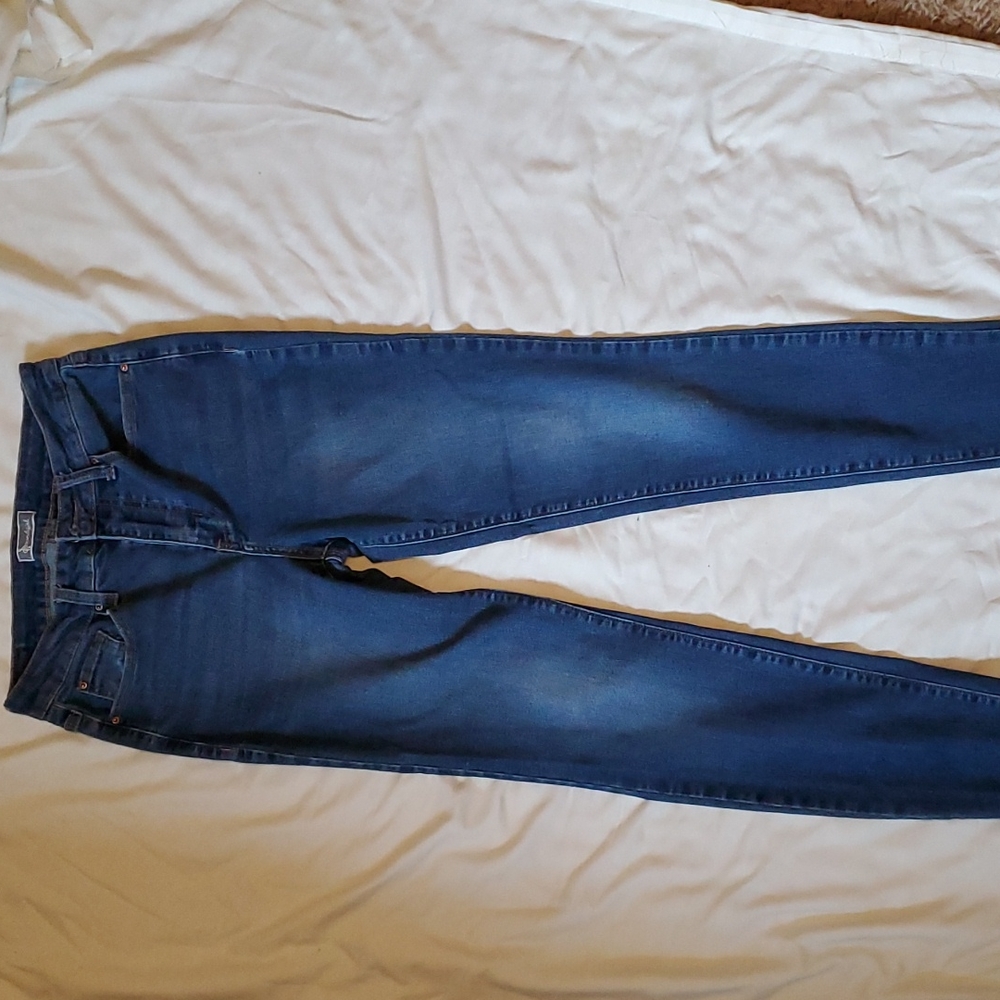 Soundgirl brand women's size 7, straight leg jeans.